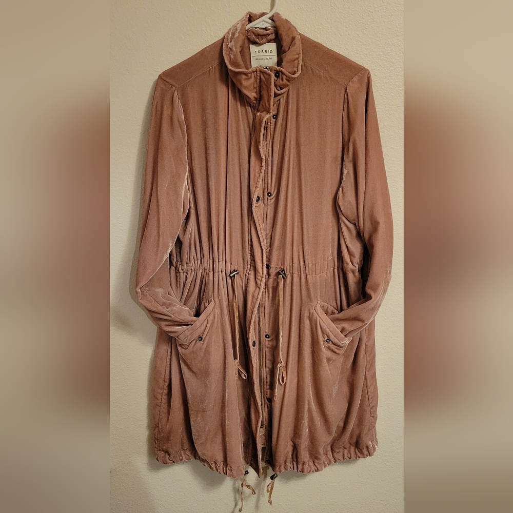 1X Torrid Crushed Pink Velvet Zip Up Jacket